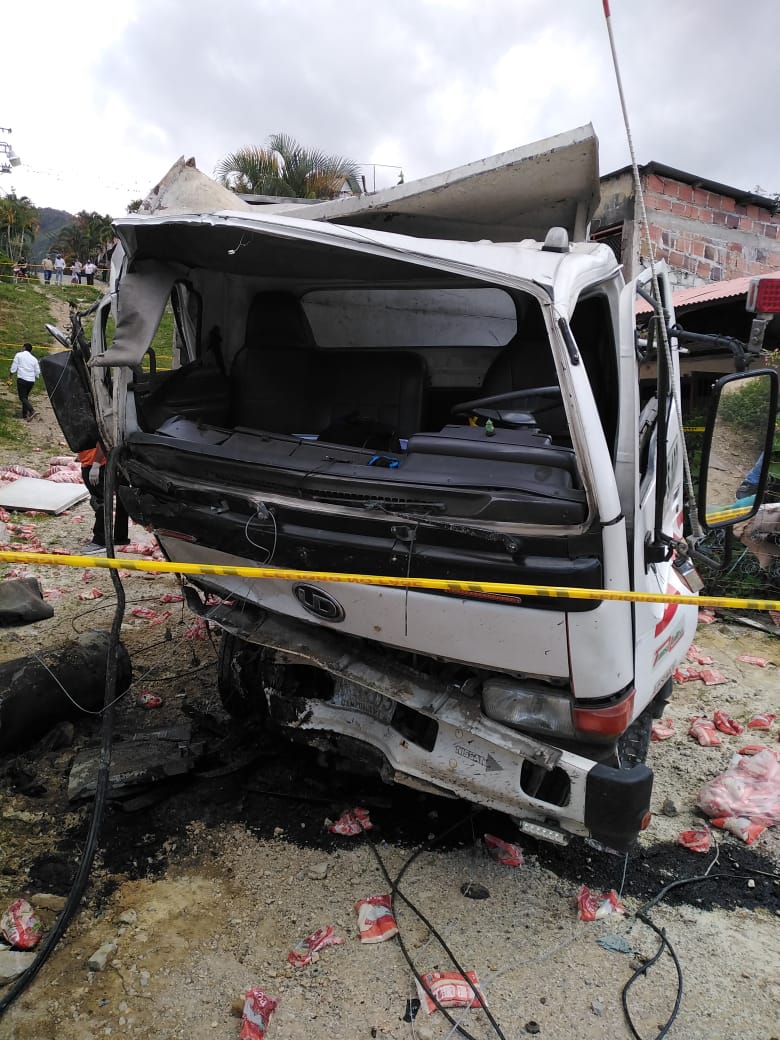 Auxiliar de conductor falleció tras accidente de Volqueta en Dolores 4