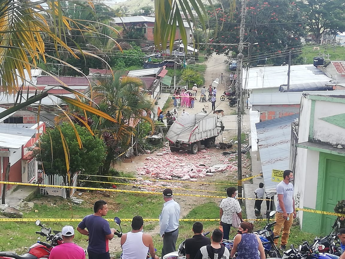 Auxiliar de conductor falleció tras accidente de Volqueta en Dolores 1