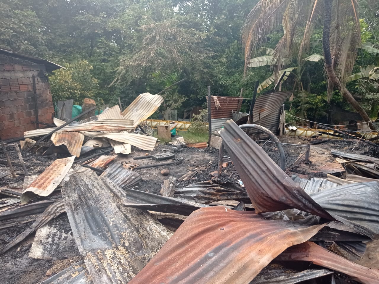 Tres familias lo perdieron todo tras incendio en un barrio de Neiva 1