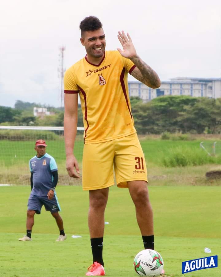 Álvaro Montero sería suplente para el juego de mañana entre Tolima y Jaguares. 8