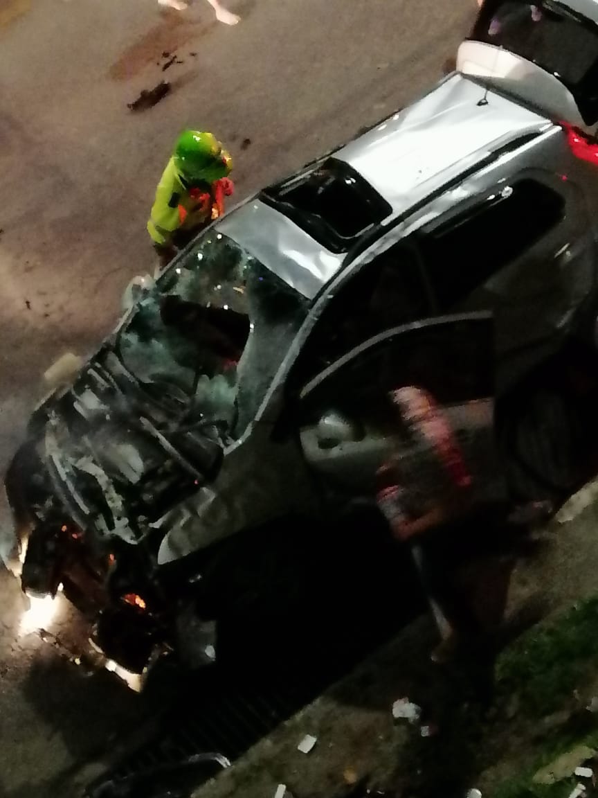 Vehículo cayó del puente de la 37 la madrugada de este domingo 9