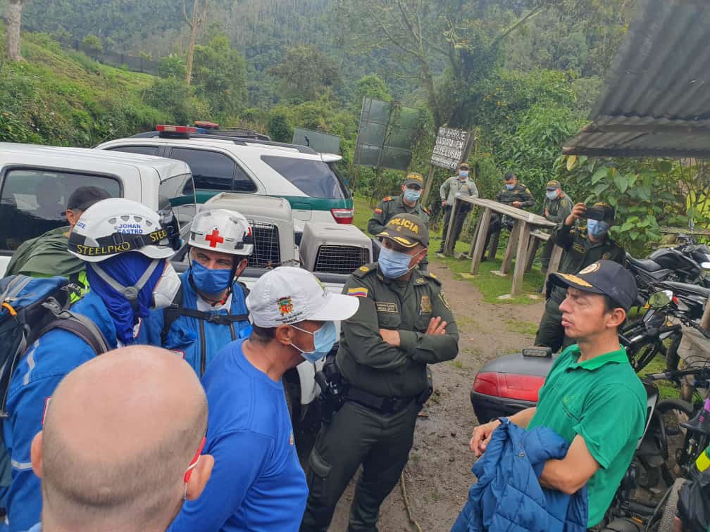 Rescatan a montañistas extraviados el Nevado del Tolima 3