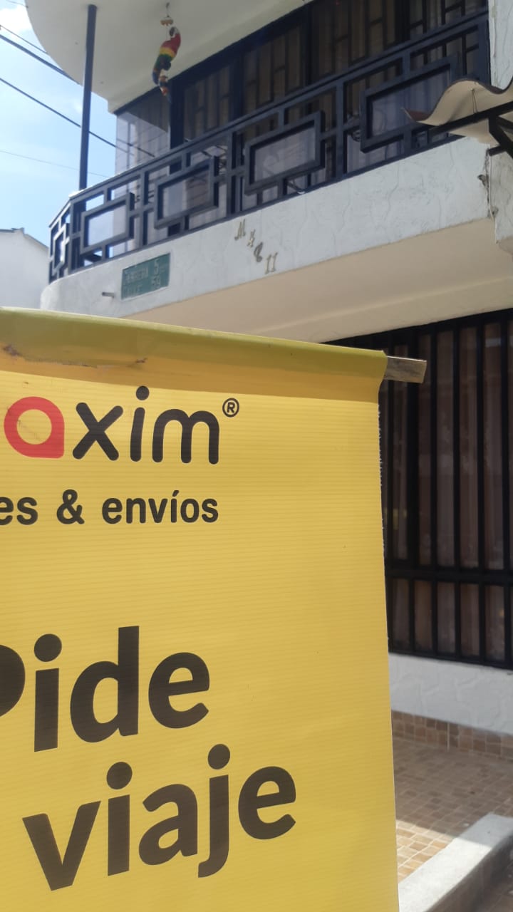 Taxistas de Ibagué protestaron frente a multicentro por promover el transporte ilegal 3