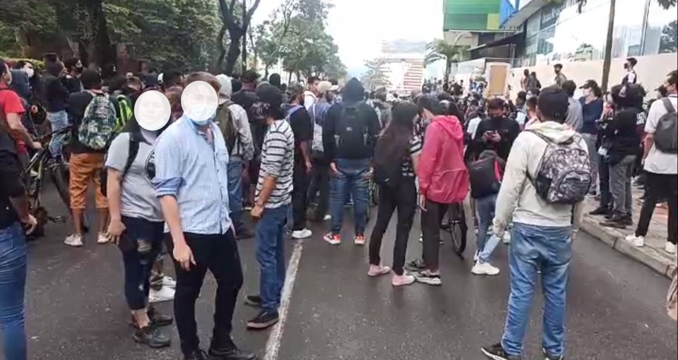Marchas pacíficas sobre la calle 60 por estudiantes de la Universidad del Tolima 1