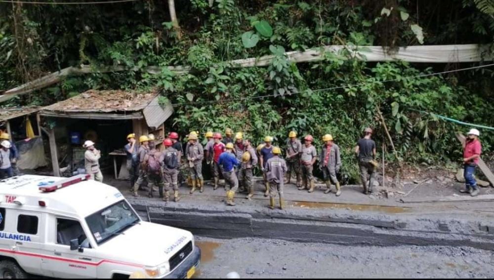 Rescataron 30 hombres atrapados en una mina en el Líbano 2