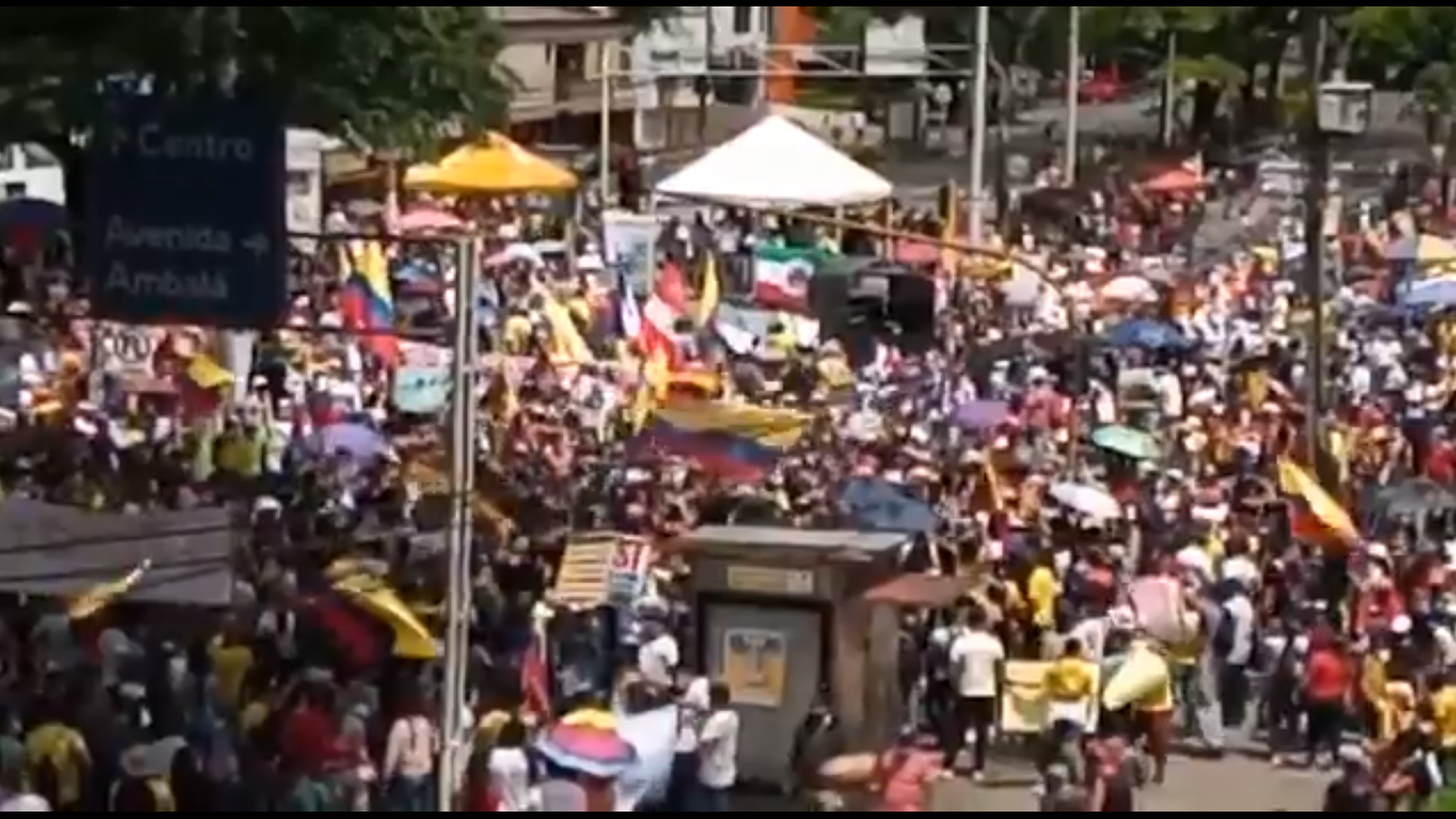 Sindicalistas Ibaguereños se unen a la marcha en defensa de Petro en los primeros 100 días 1