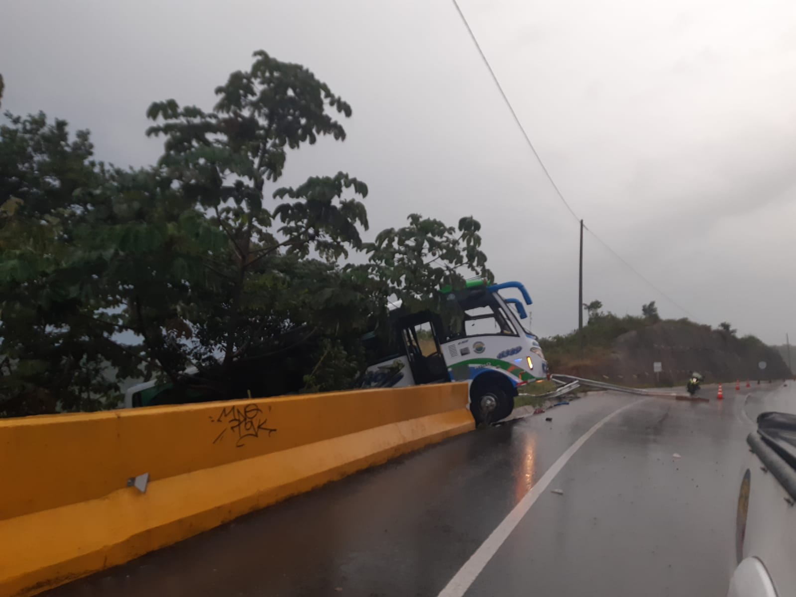 17 personas resultaron heridas en accidente de tránsito 1