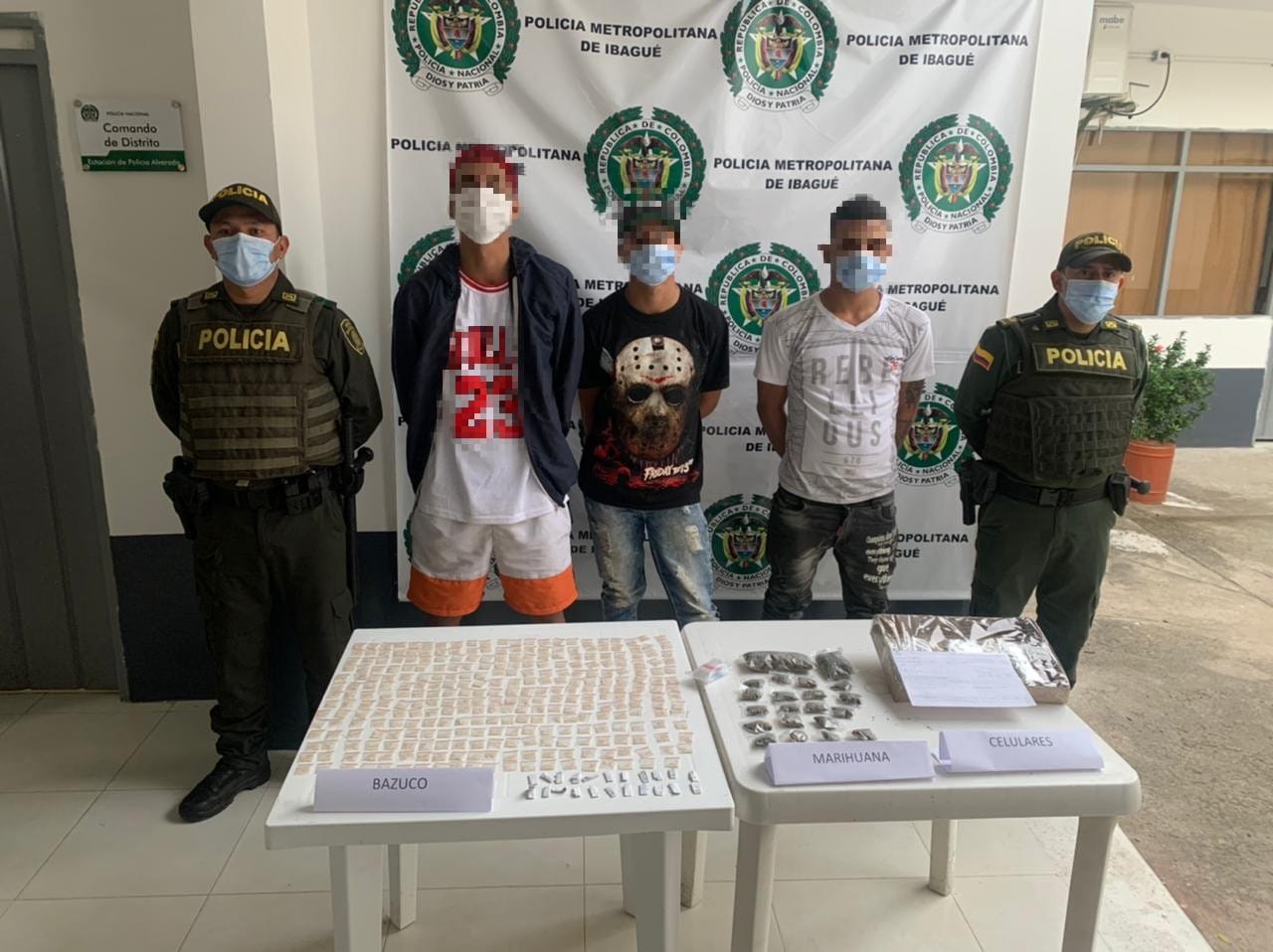 Tres extranjeros capturados con 1.000 dosis de drogas en Alvarado 1