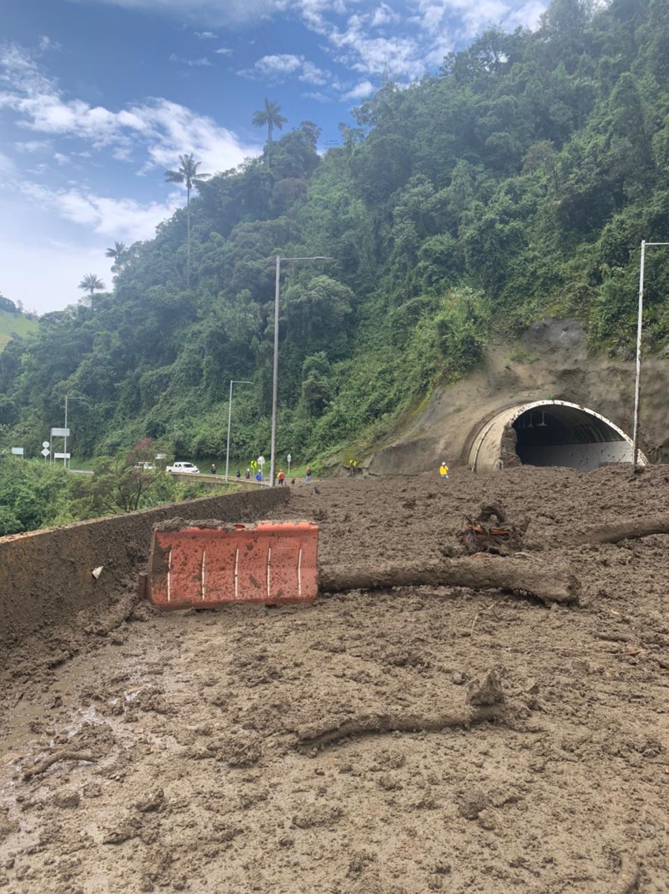 Paso intermitente por la Línea 1