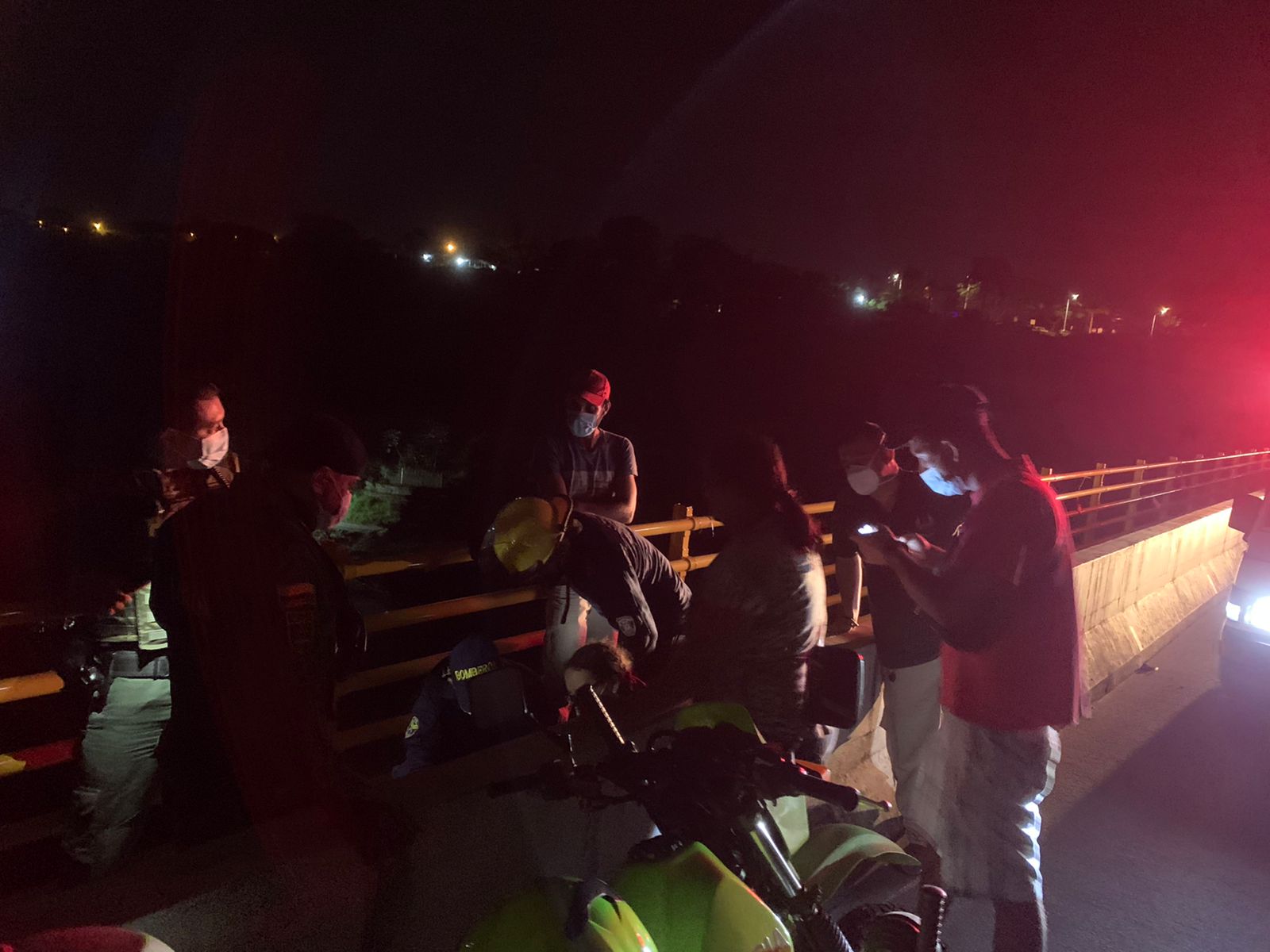 Rápida reacción permitió salvar una nueva vida en el puente de la variante 1