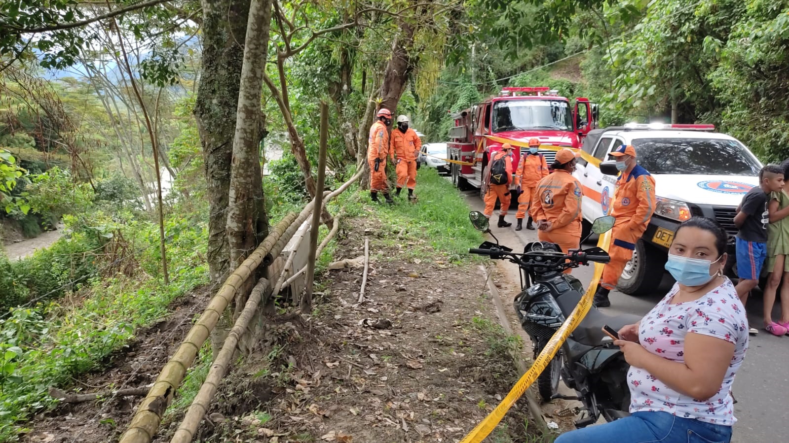 Hallan sin vida al niño que cayó del puente en la vereda Pico de Oro 2