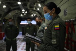 Por primera vez, una mujer vuela al mando del Hércules C-130 7