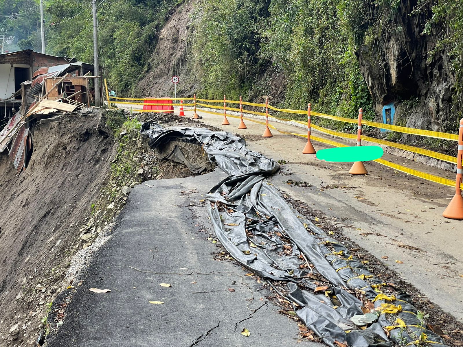 Suspendido paso vehicular a Juntas en Ibagué 11