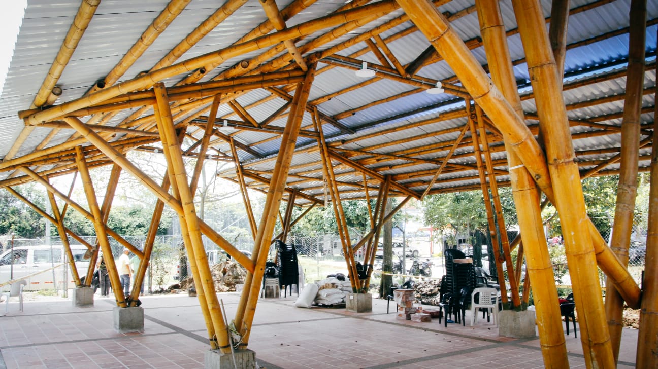 Salon comunal ambiental, hecho en guadua