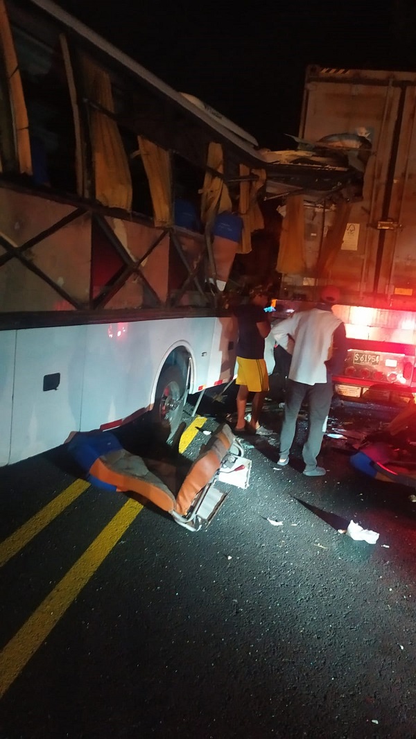 Fuerte accidente vía Girardot – Bogotá deja cuatro personas fallecidas 3