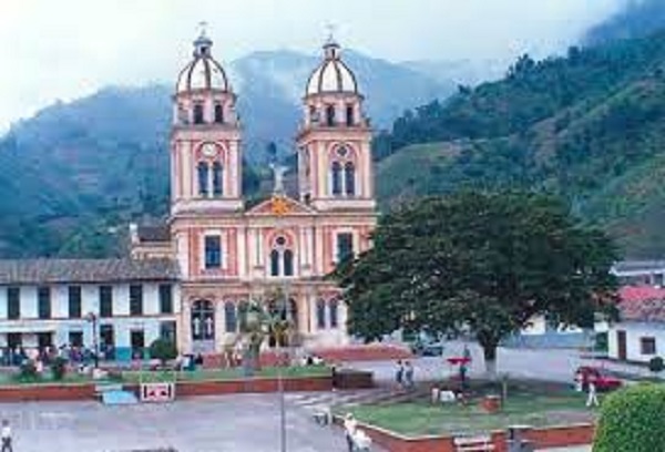 Comerciantes de Cajamarca preocupados por el cierre de la vía 1