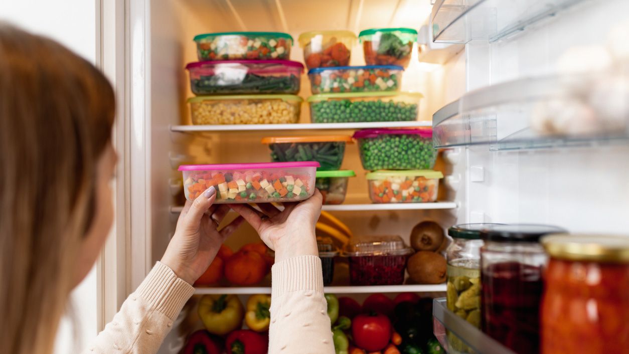 ¿Cuánto tiempo pueden permanecer en el refrigerador las sobras de comida? 1