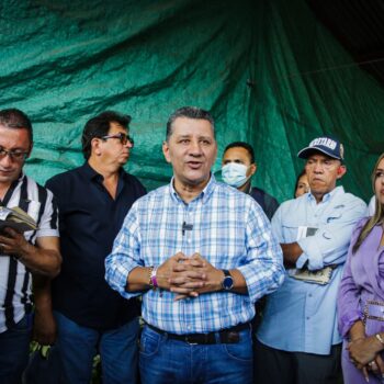 20 familias damnificadas por daños en la vía a Cajamarca 5