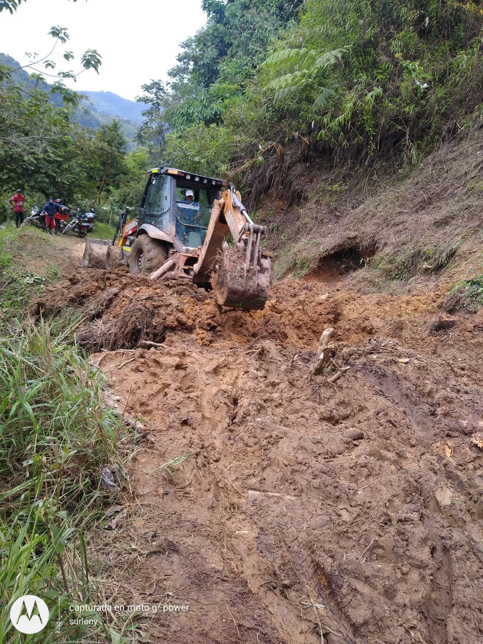Ya ni caminos de herradura hay en el Tolima, por cuenta del invierno 30