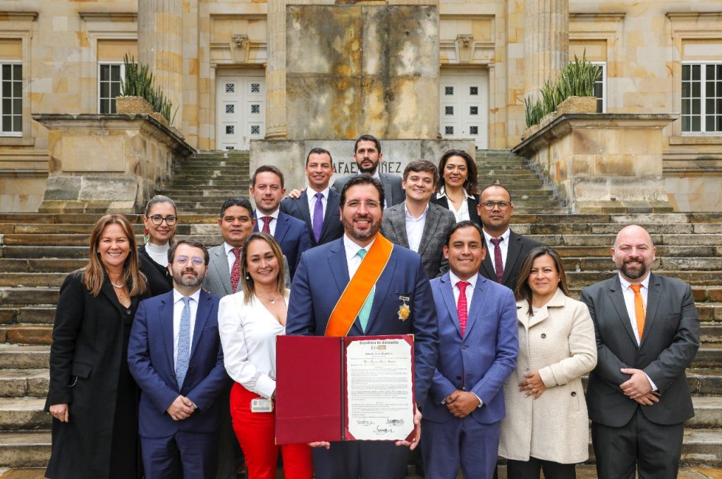 Tolimense Pierre García condecorado por labor en Prosperidad Social 5