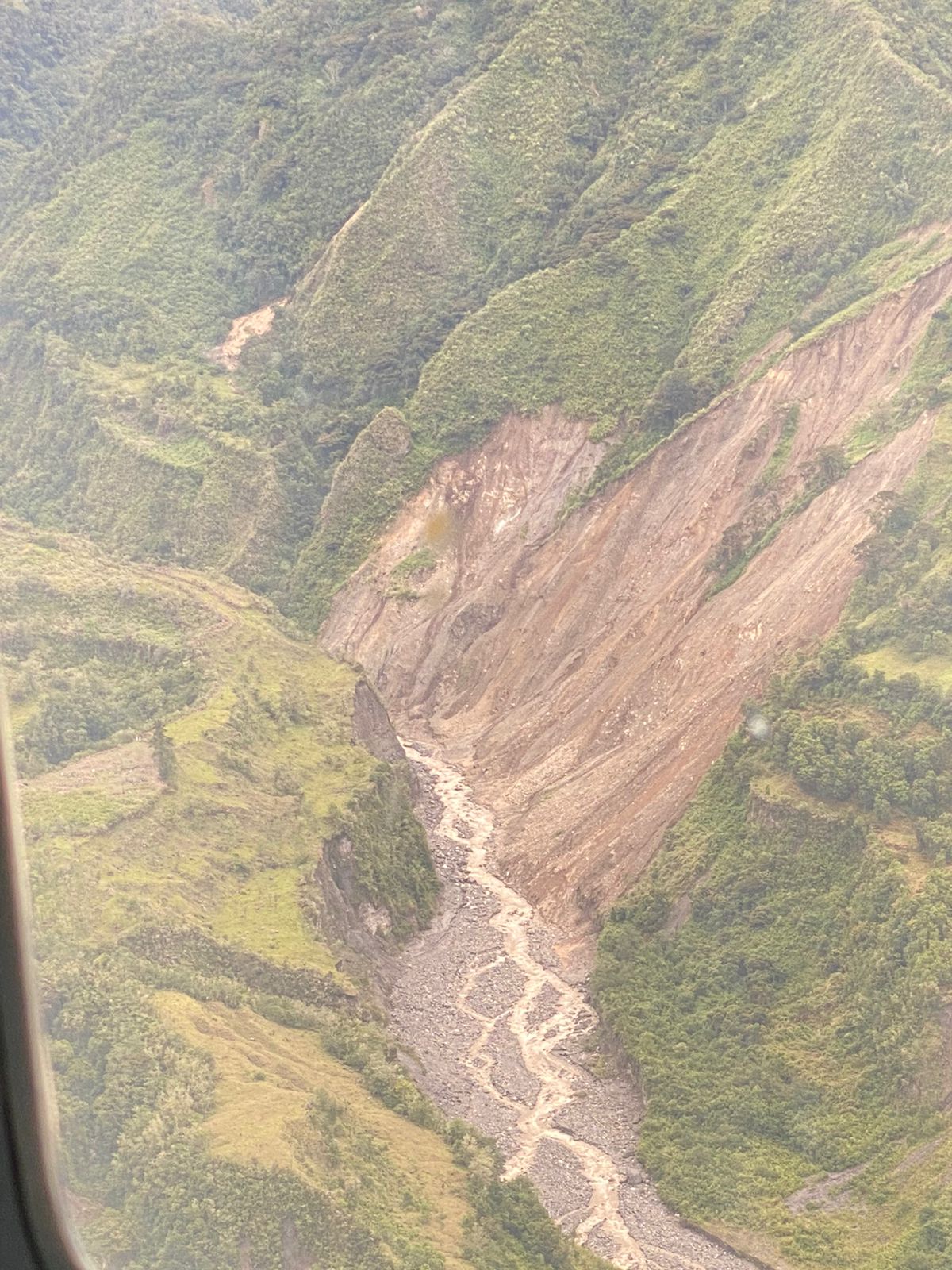 Por represamiento y deslizamientos de ríos entre Tolima y Caldas, autoridades mantienen alerta 4