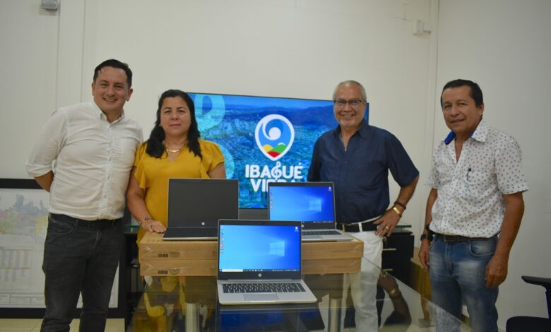 Entregan computadores portátiles a Instituciones Educativas en Ibagué 1