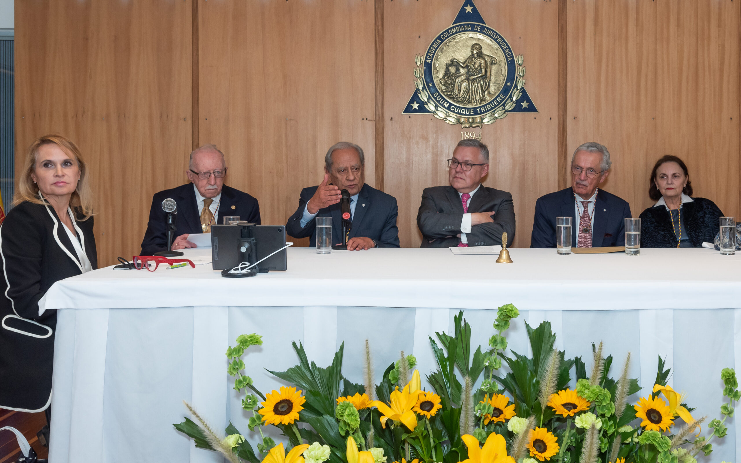 Tributo al maestro Darío Echandia en los 128 años de la Academia de Jurisprudencia 1