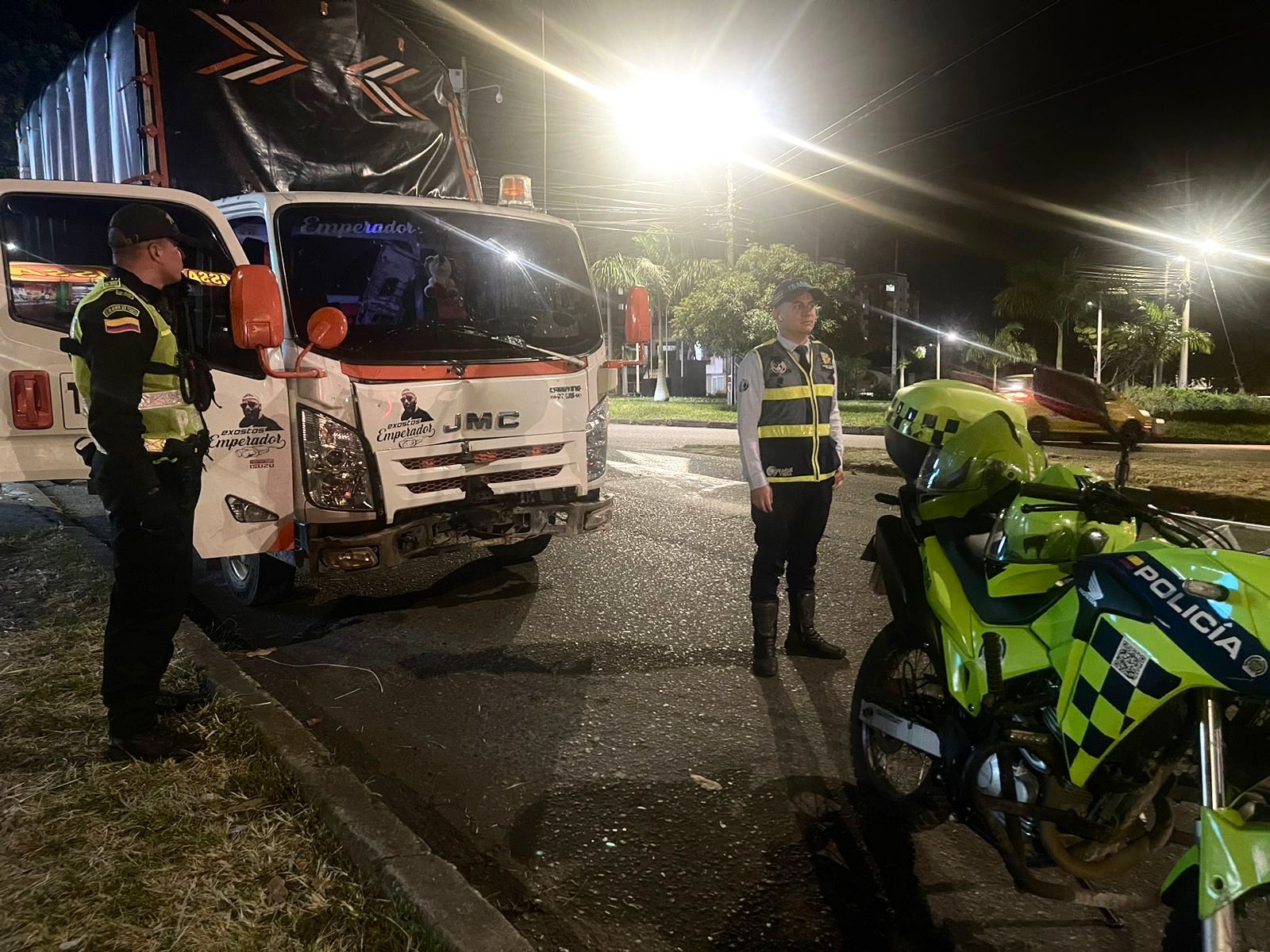 Conductor que tumbó semáforo de la calle 37 fue multado y su licencia suspendida 1