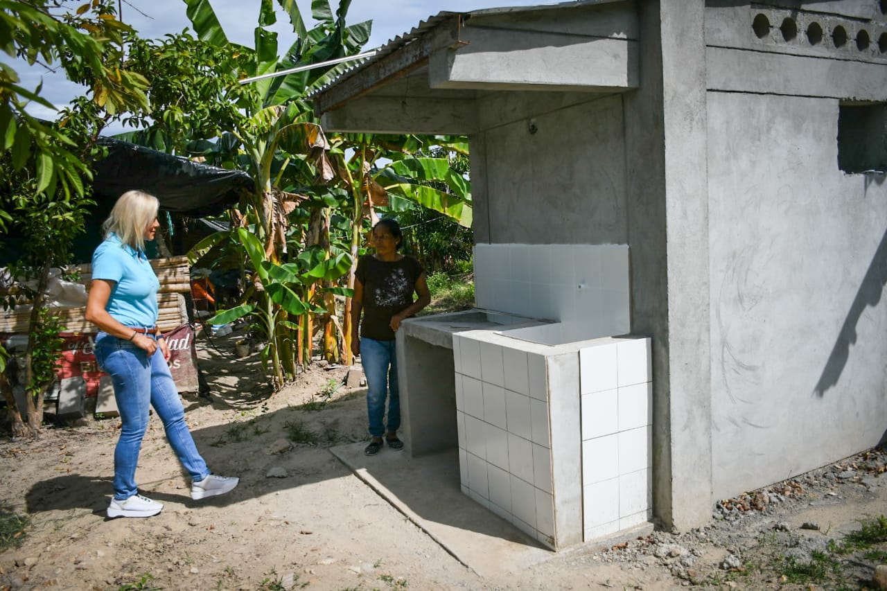 Cortolima entrega Sistemas de Tratamiento de Aguas Residuales y Estufas Ecoeficientes en Prado 2