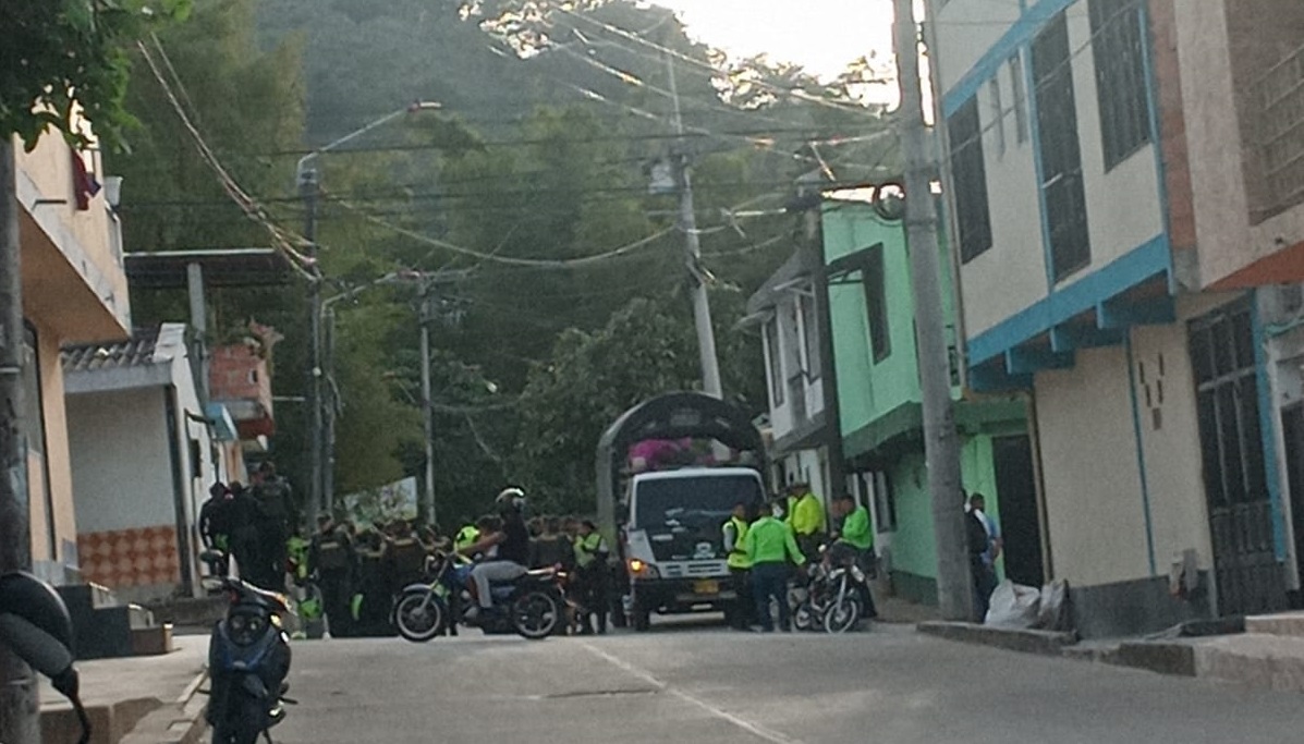 Policía interviene barrios La Gaviota y Eco Paraíso para frenar pandillas y drogas 1