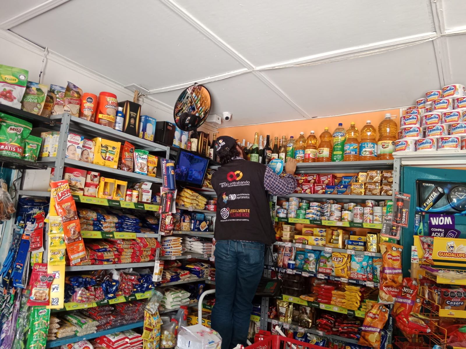 El Grupo Operativo GOAT, encuentra 143 cigarrillos y licores ilegales, en los municipios de Alpujarra y Dolores 1