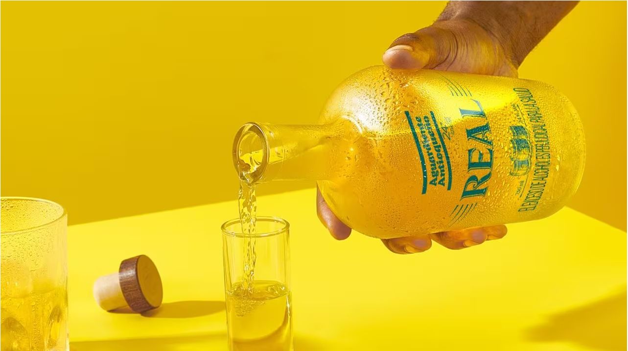 La SIC ordenó retirarlo del mercado colombiano el Aguardiente Real Amarillo 1