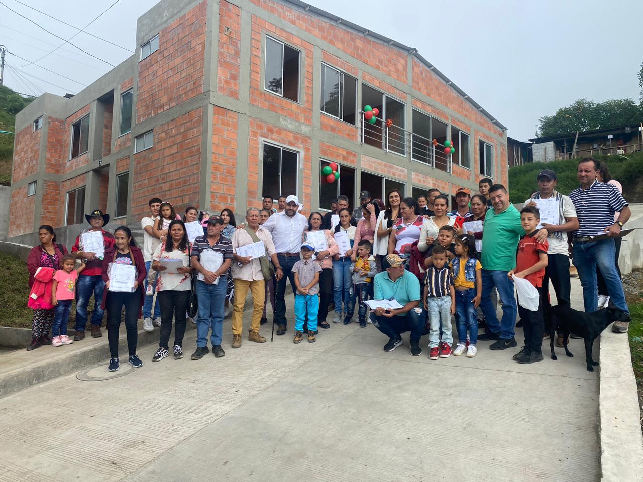 Fondo Adaptación entregó 20 viviendas en Casabianca 1