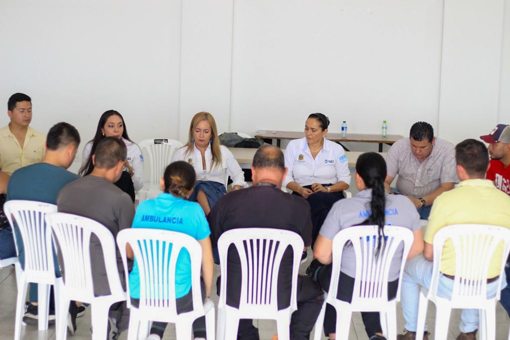 Con compromisos, terminó mesa de diálogo con los representantes de las ambulancias 1
