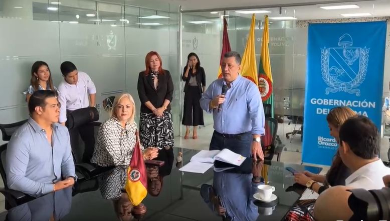 Gobernador Ricardo Orozco lanzó pullas en su despedida 1