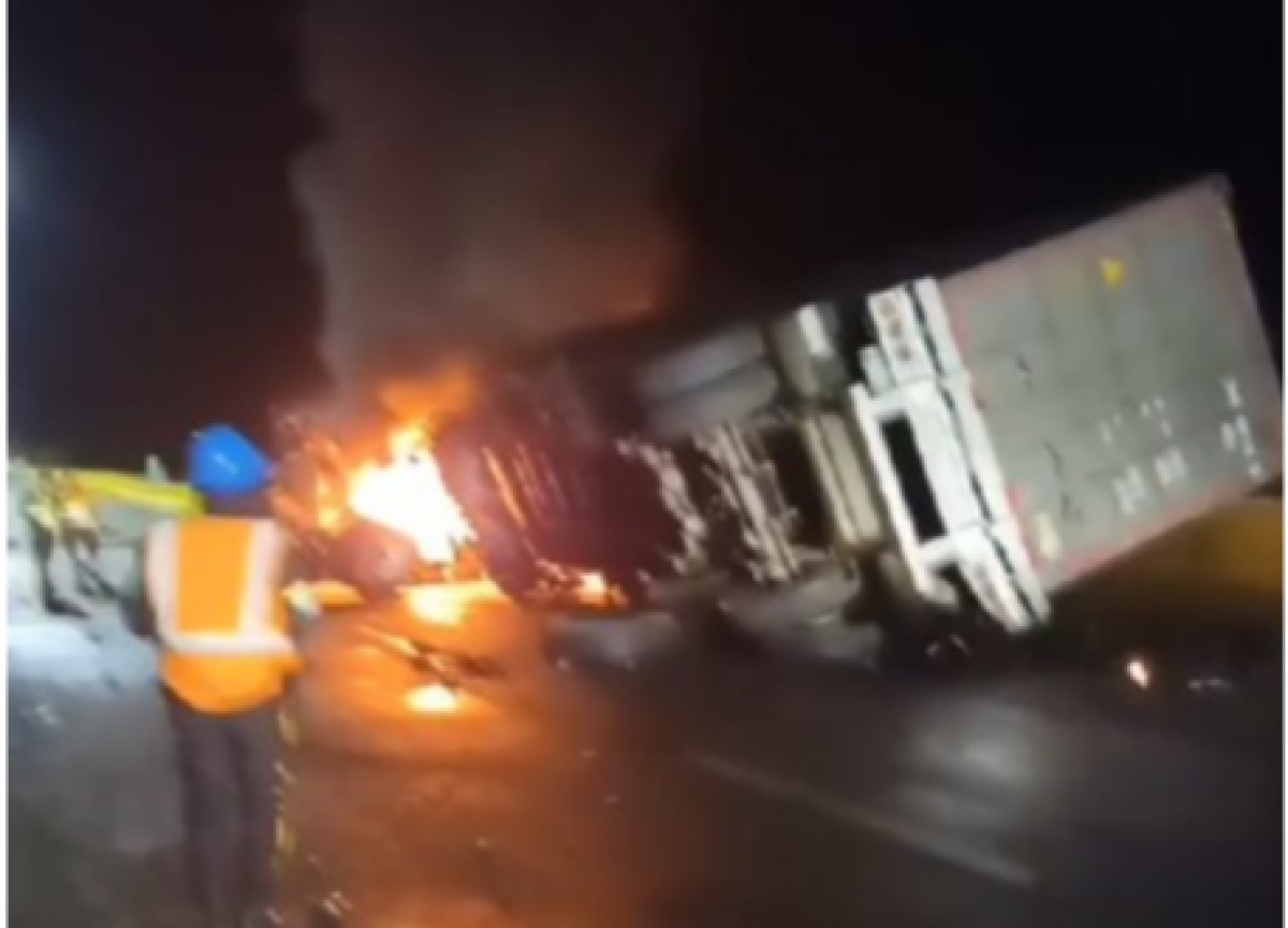 Conductor resultó con quemaduras en accidente en la vía a La Línea 1