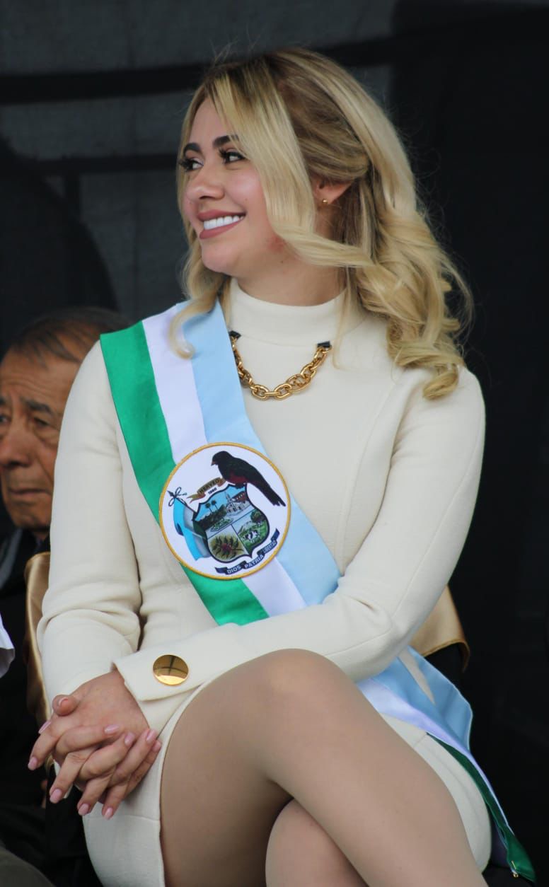 Se posesionó la alcaldesa más joven de Colombia 8