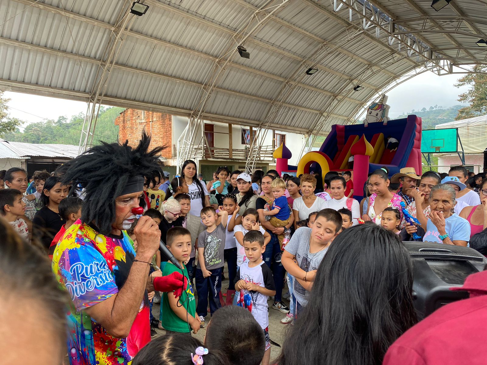 300 Niños de veredas de Anzoátegui recibieron regalos de Navidad 1
