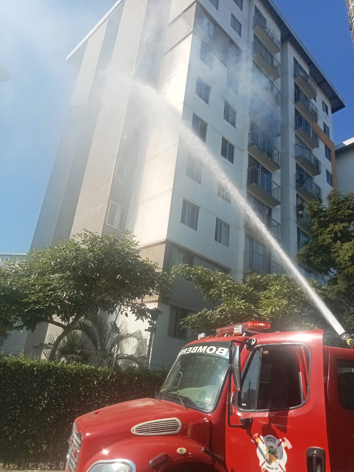 El Cuerpo Oficial de Bomberos en Ibagué controló diferentes conflagraciones 7