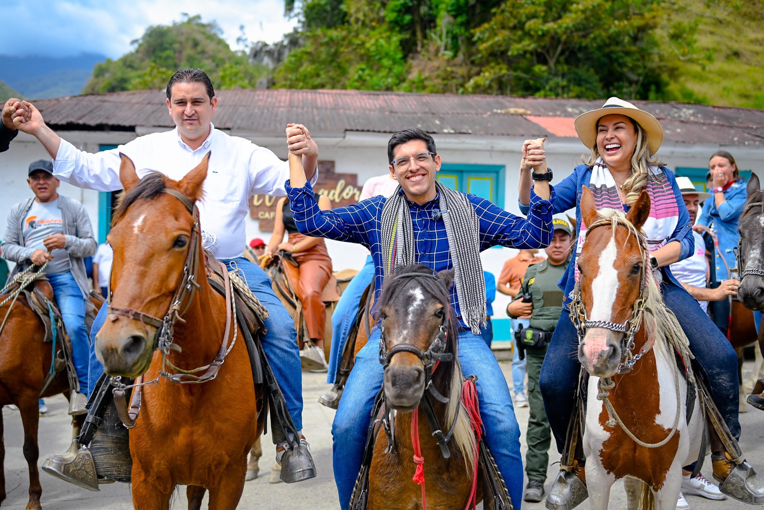 Alcaldes de Ibagué, Cajamarca y Salento se reúnen para promover el turismo de la región 5