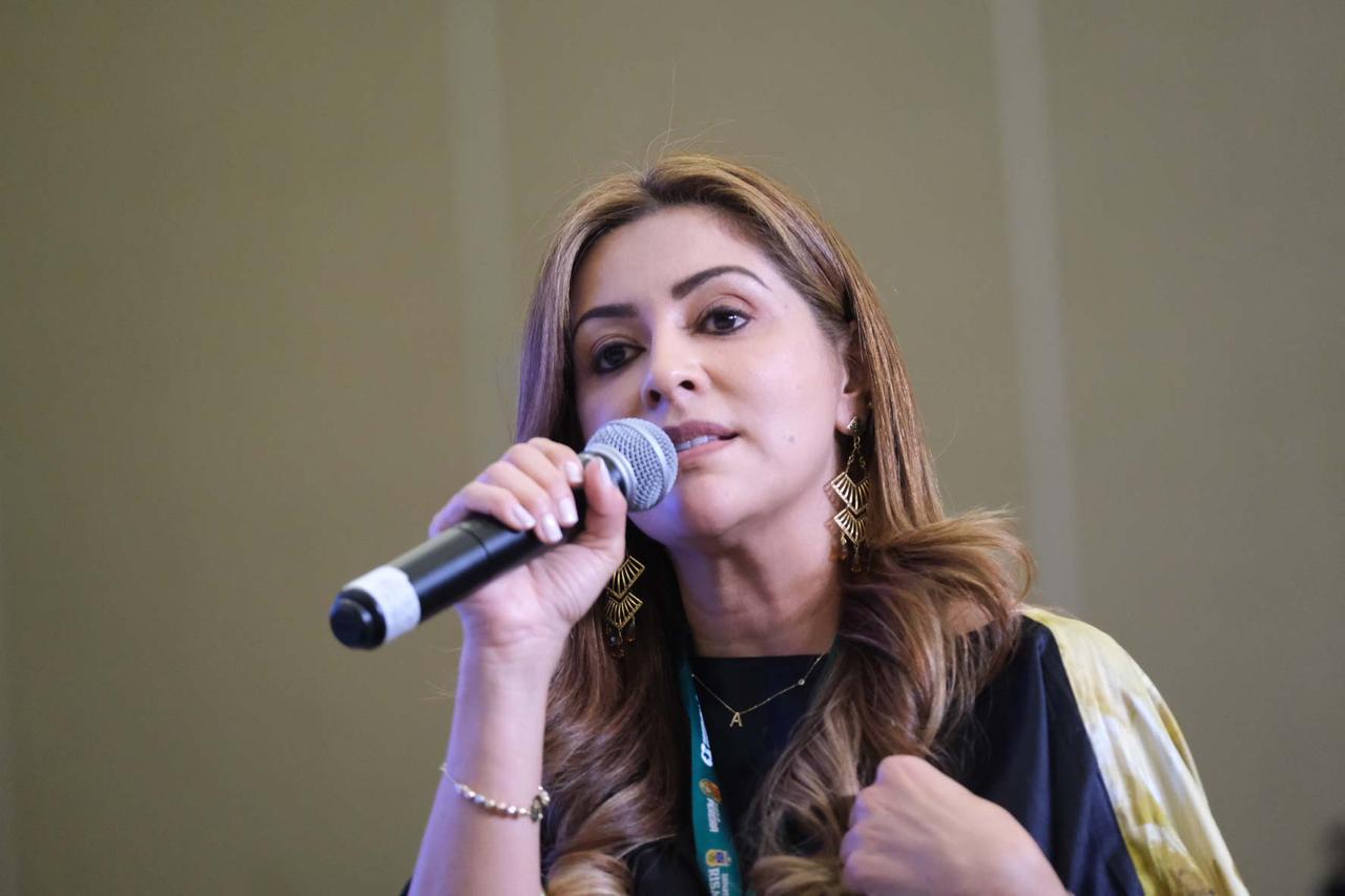 Propuesta de Adriana Matiz sobre cese al fuego obtiene respaldo total en encuentro regional 1