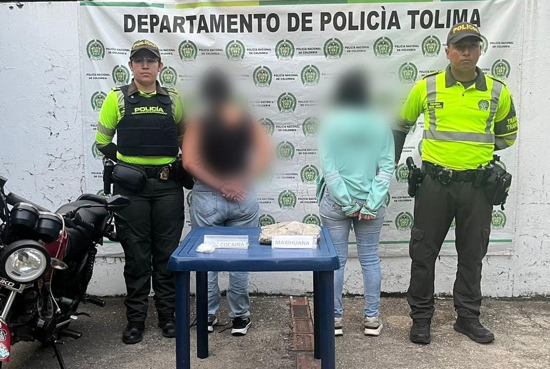Intentaban camuflar la droga en bolsas de regalo el día de las madres 1