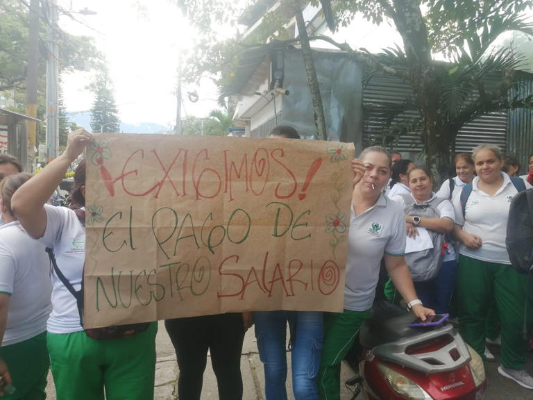 Más de 200 madres comunitarias de Ibagué en plantón por salarios atrasados 1