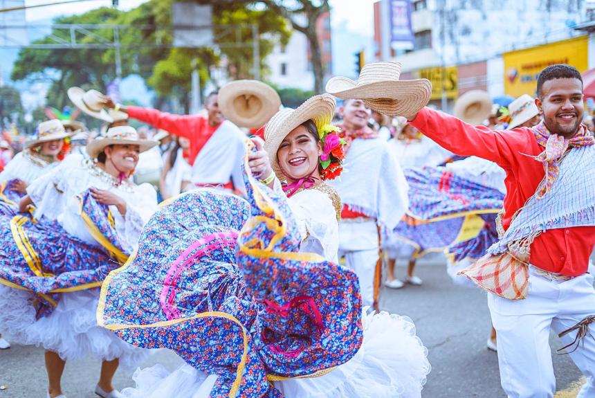 Invitación a las fiestas de Ibagué: Lanzamiento del Festival Folclórico en Bogotá 1