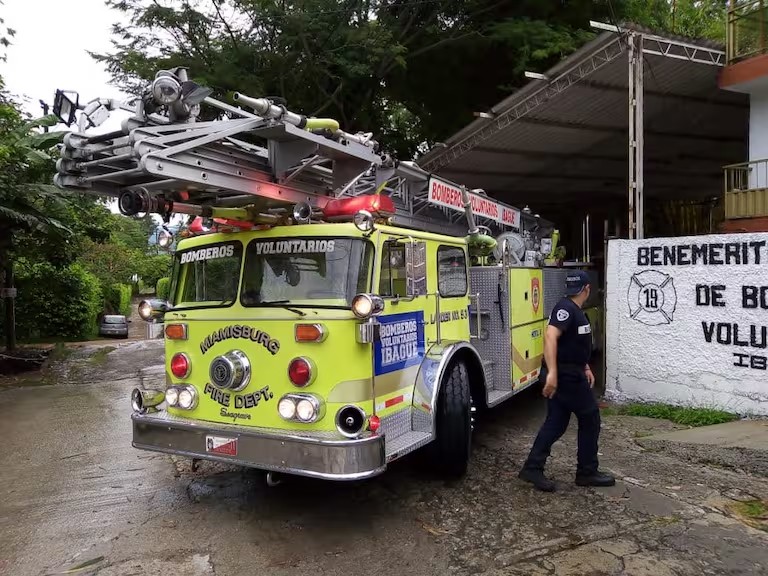 Ponen en venta Máquina Escalera de Bomberos Voluntarios de Ibagué por crisis económica 1