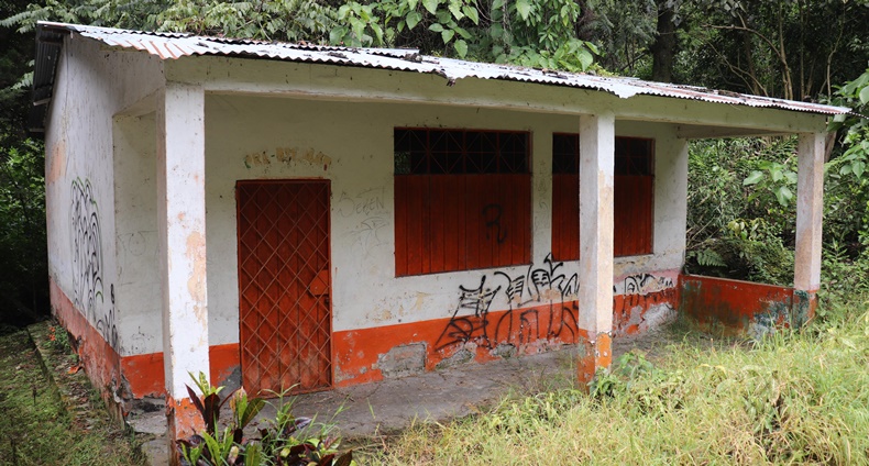 Comunidad de Villa Restrepo lucha por recuperar escuela abandonada 1