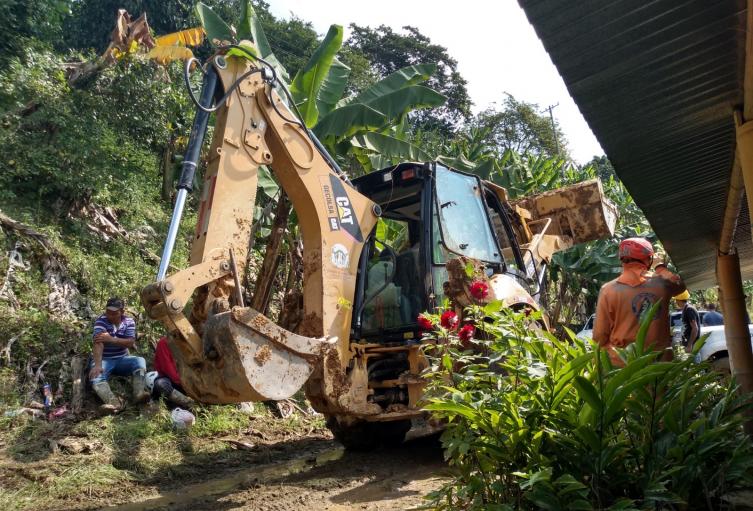 Gobernadora del Tolima insiste al Gobierno Nacional en necesidad de maquinaria amarilla para atender vías terciarias 1