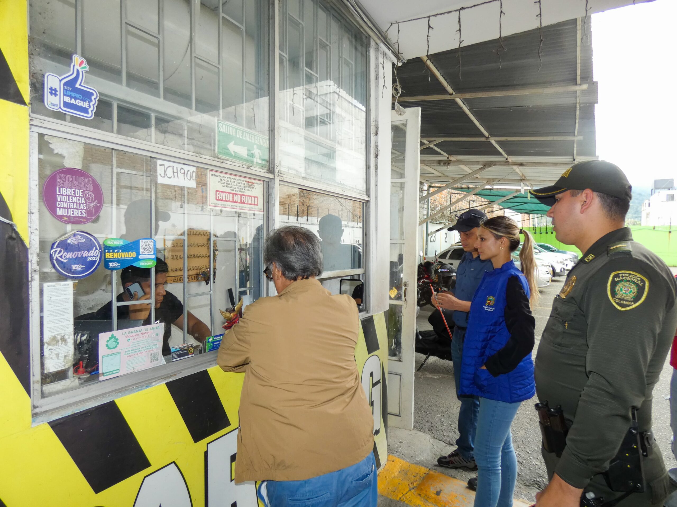 Cerrado parqueadero público del centro por cobro excesivo en las tarifas 1