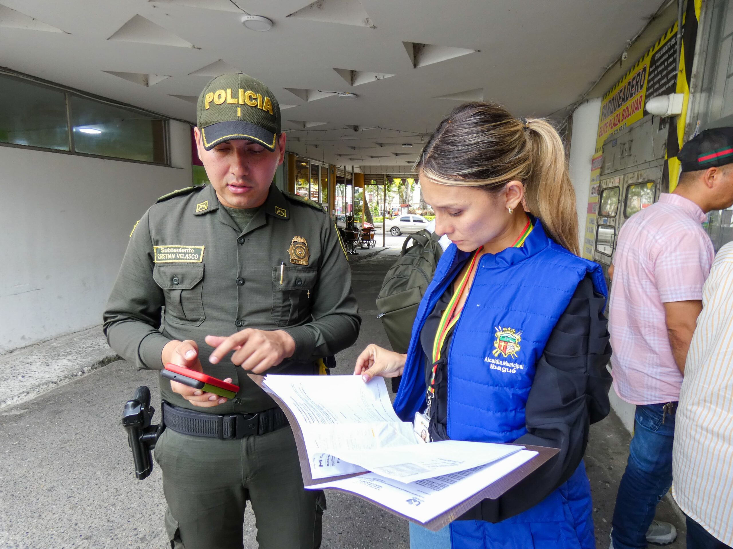 Cerrado parqueadero público del centro por cobro excesivo en las tarifas 4