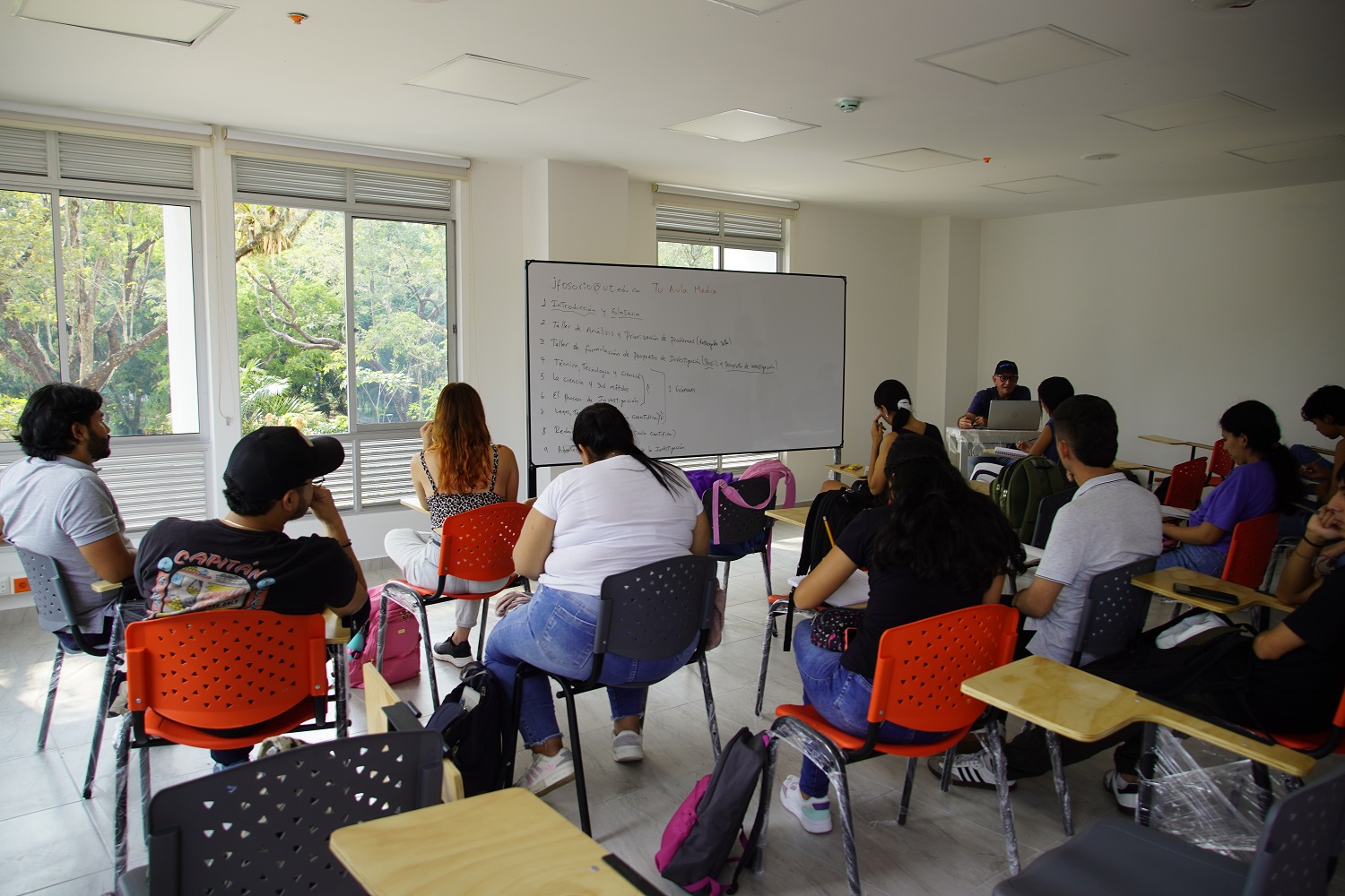 Consejo Académico aprueba 100 nuevas plazas para profesores 1